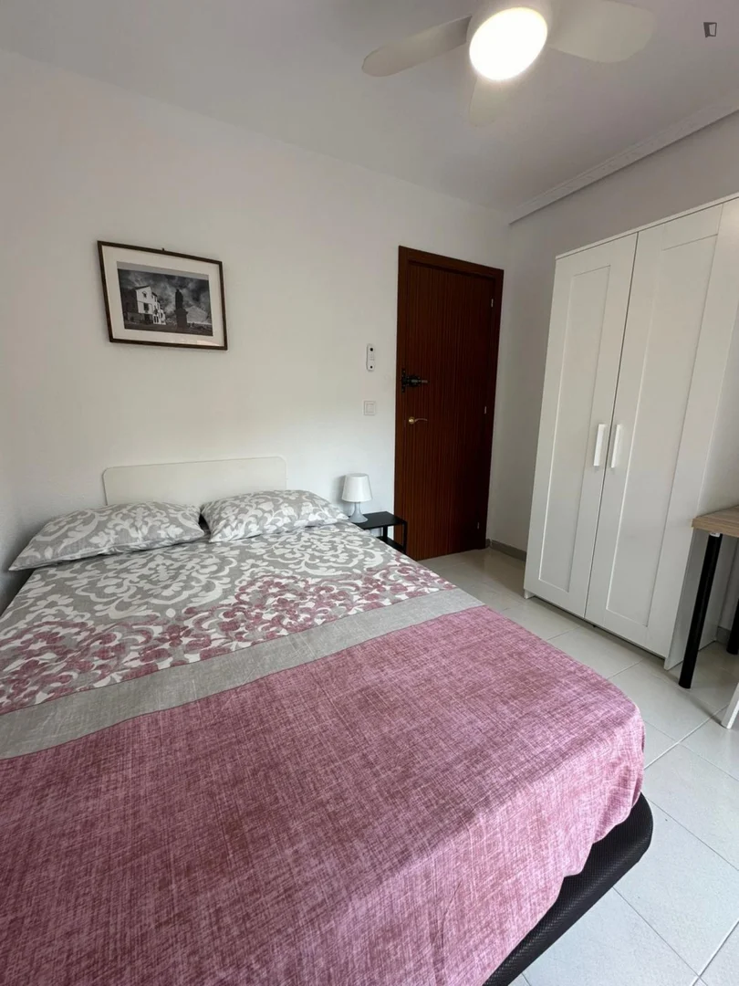  bölgesinde konforlu ve ferah öğrenci odası