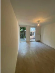 Entire apartment at Van Tuyll van Serooskerkenweg, image 1 of 10