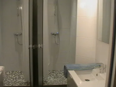 Habitación privada en Rue Contrescarpe, imagen 8 de 9
