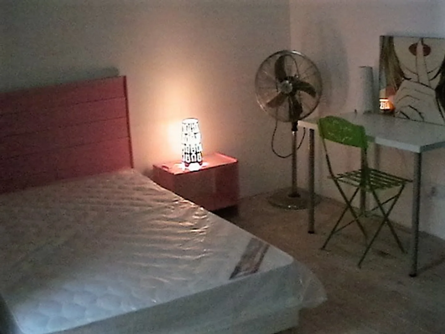 Habitación estudiantil económica cerca del campus en 