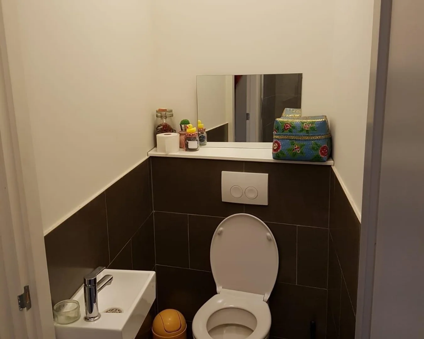 Modern student studio with complete amenities in 