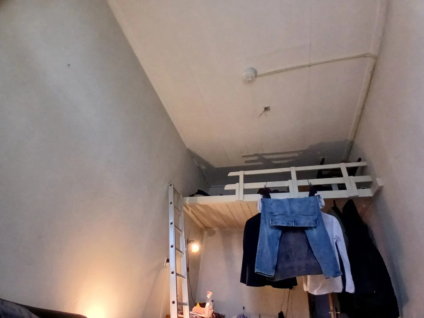 Chambre d'étudiant lumineuse et aérée avec accès facile à l'université dans 