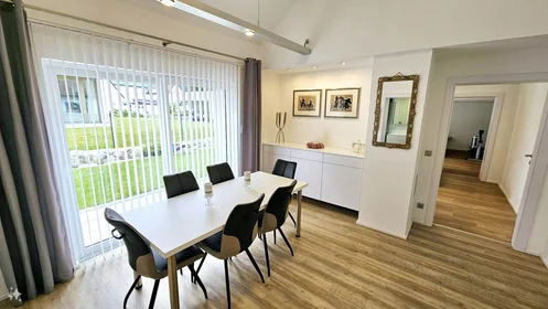Private room at Kranebitter Allee, image 2 of 23