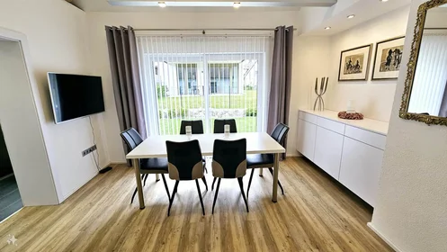 Private room at Kranebitter Allee, image 3 of 23