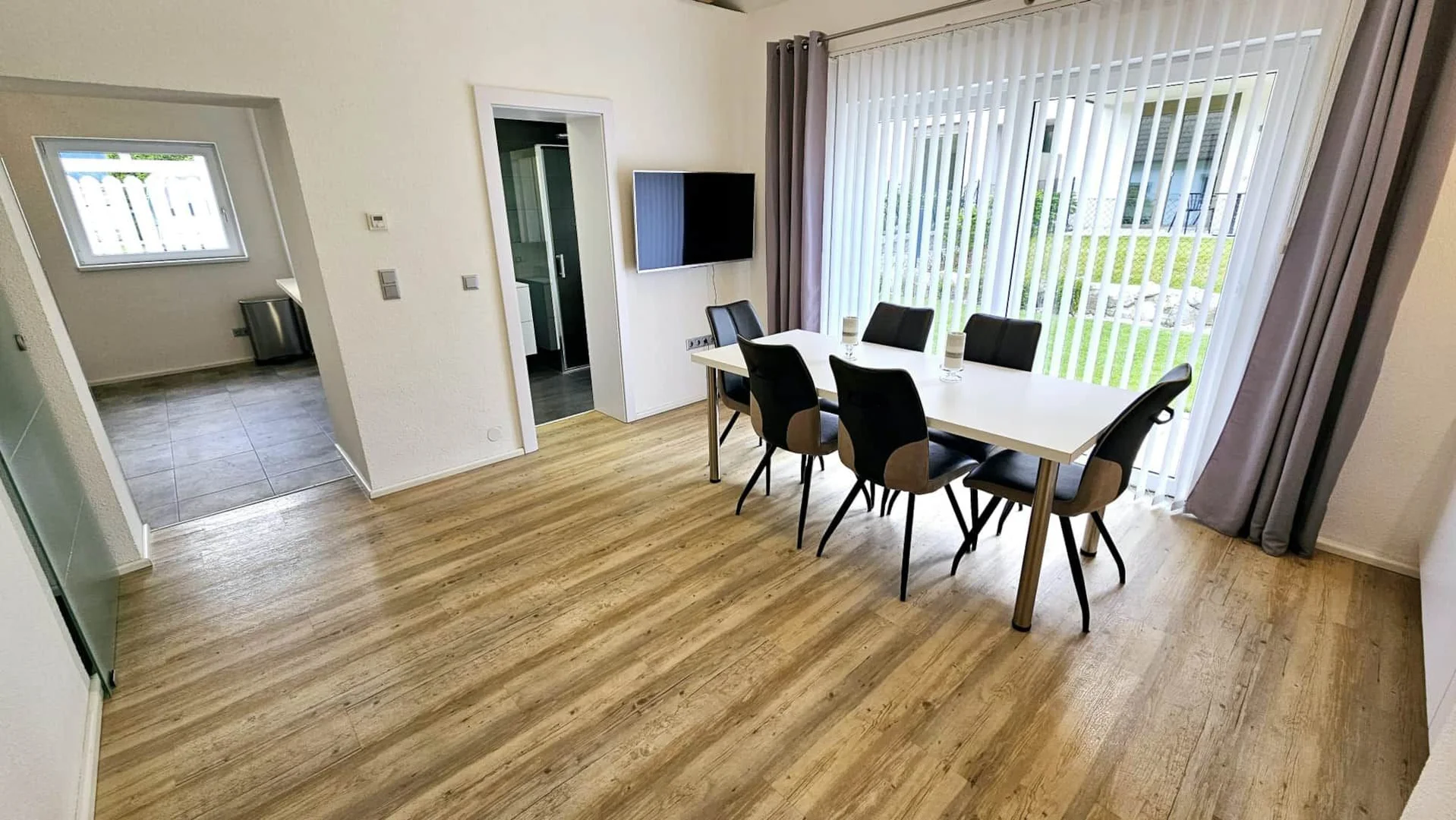 Comfortable and spacious student room in 
