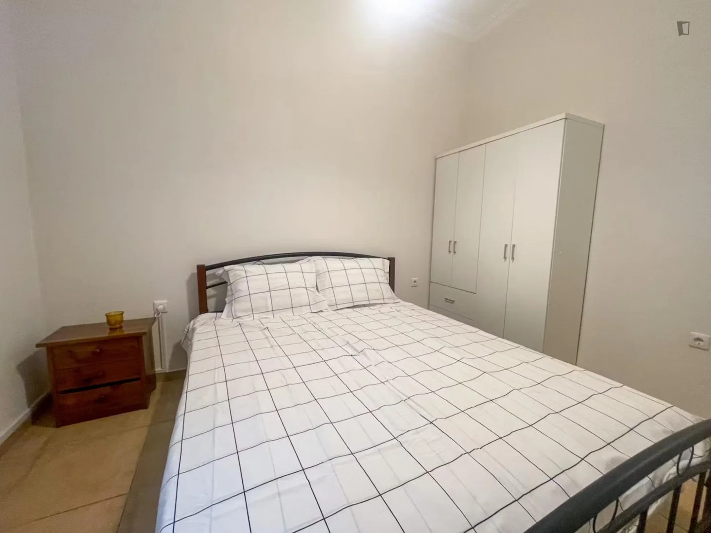 Camera per studenti in  con area studio e servizi in comune