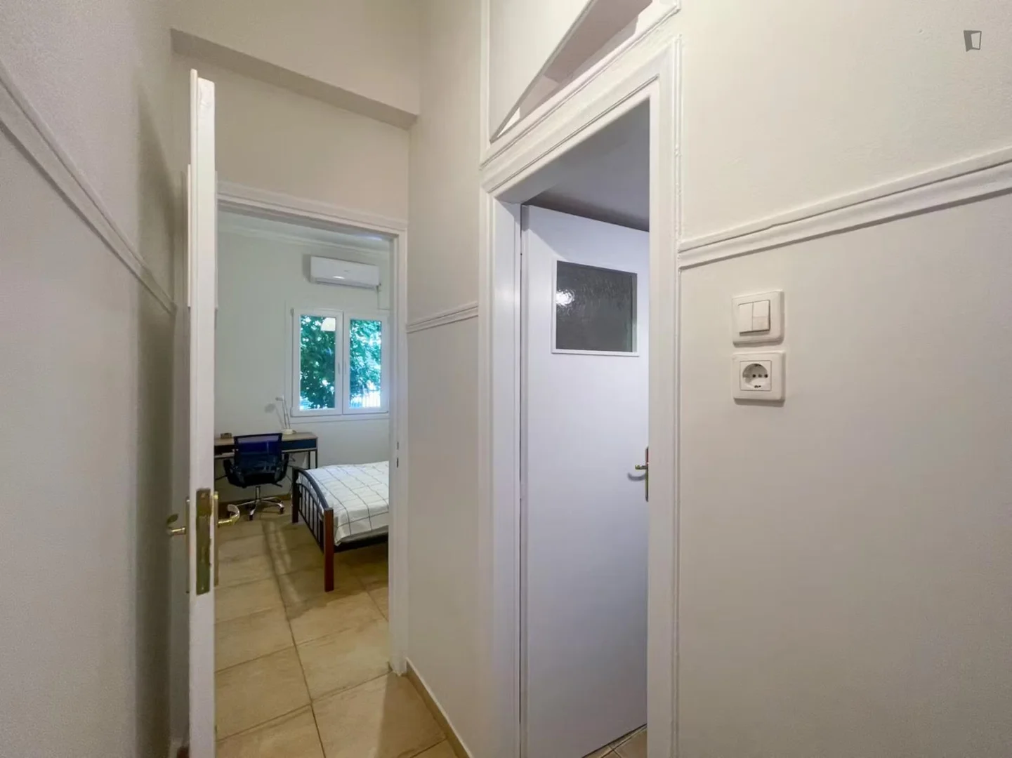 Confortevole e spaziosa stanza per studenti in 