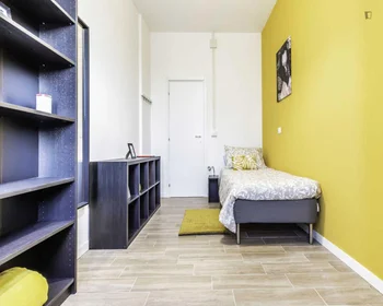 Prywatny pokój Viale Alfredo Oriani, obraz 4 12