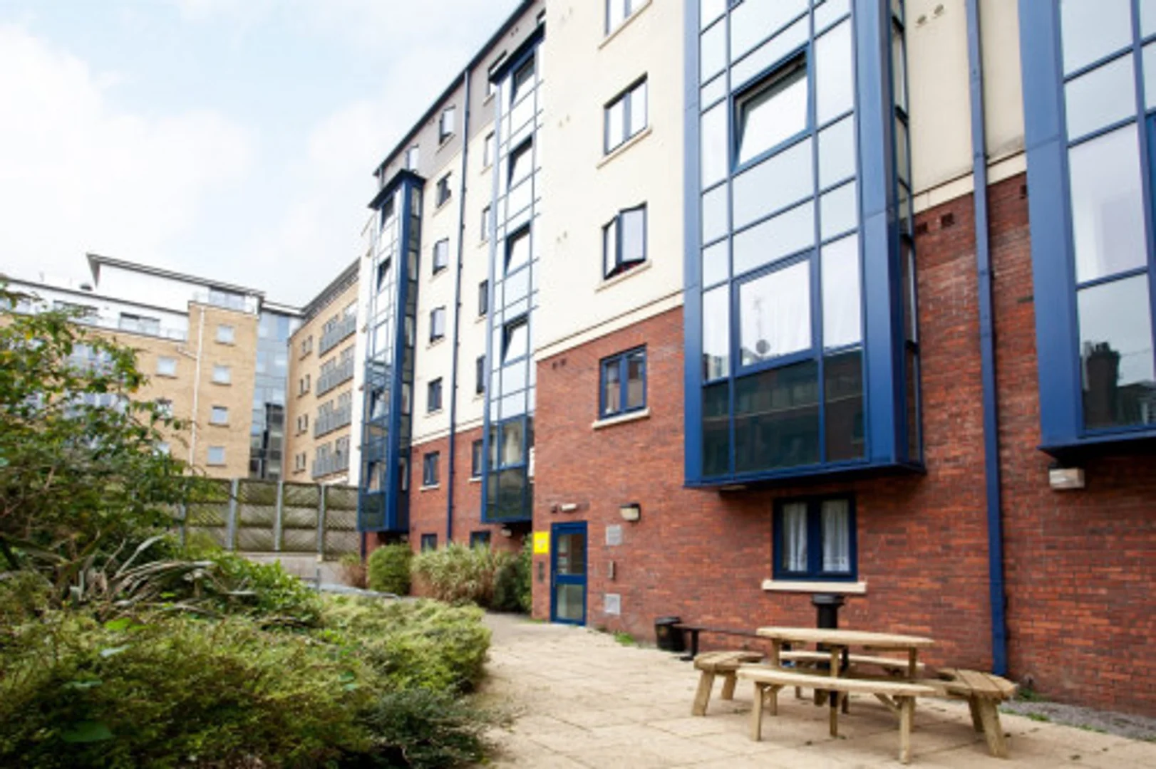 Comfortable and spacious student room in 