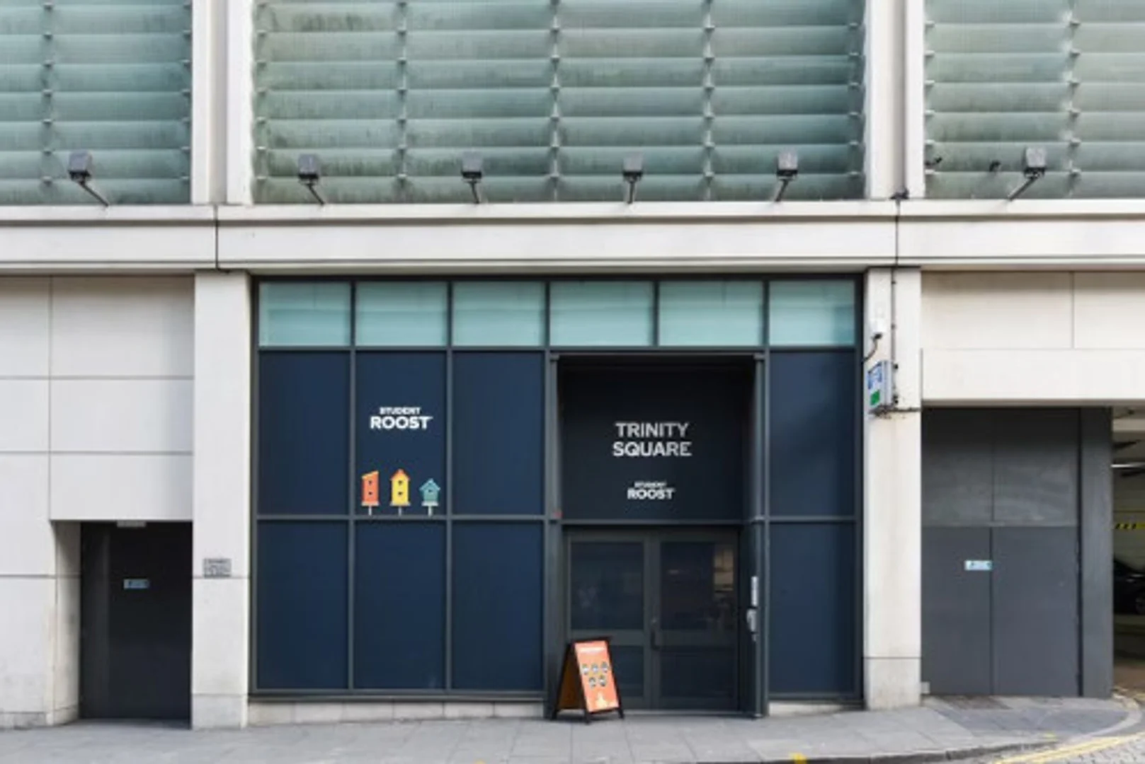 Chambre conviviale pour les étudiants dans  avec des équipements modernes