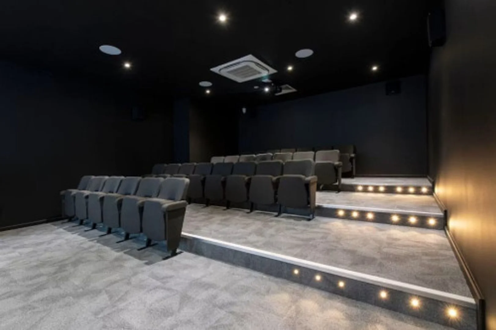 Quarto de estudante económico com localização conveniente em 