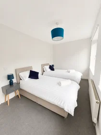 Entire apartment at 6D ALBANY HOUSE, 68-83 STATION ROAD, image 8 of 12