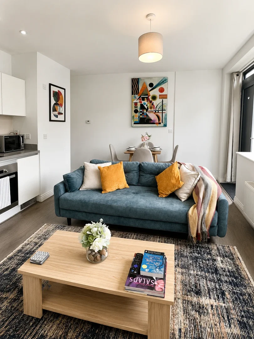 6D ALBANY HOUSE, 68-83 STATION ROAD