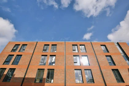 Dairenin tamamı Ikamet yerinde konumu 25 Caledonia St, Liverpool L7 7DX, United Kingdom, 17 18 görüntüsü