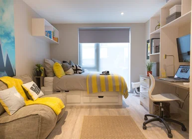 Dairenin tamamı Ikamet yerinde konumu 2A Willowbank Cres, Glasgow G3 6NB, United Kingdom, 1 16 görüntüsü
