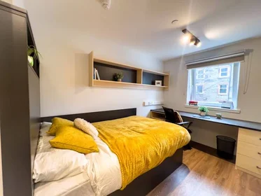 Chambre privée en résidence à 56 Lady Lawson Street, Edinburgh, EH3 9DH, UK, image 2 de 20