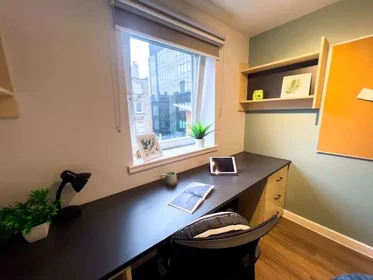 Chambre privée en résidence à 56 Lady Lawson Street, Edinburgh, EH3 9DH, UK, image 3 de 20
