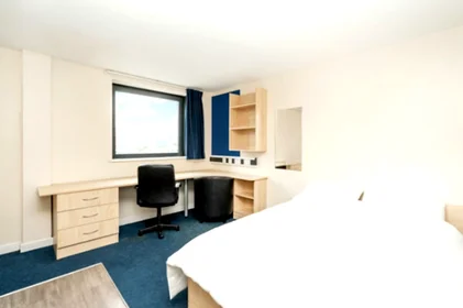 Studio in residence at 80 Hoyle St, Sheffield S3 7LG, UK, image 16 of 31