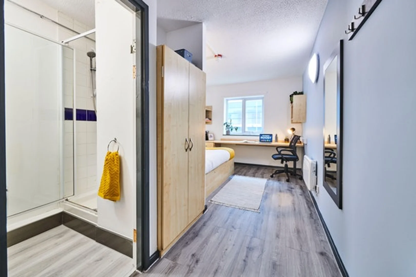 Habitación acogedora para estudiantes disponible en 