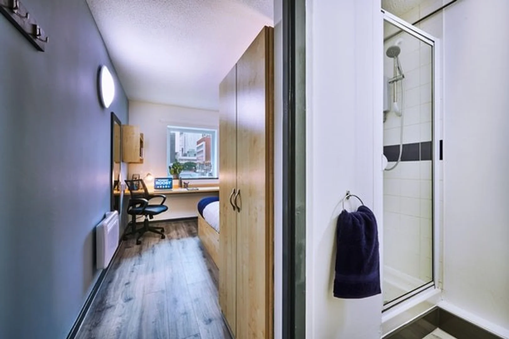 Habitación estudiantil amplia y cómoda en 