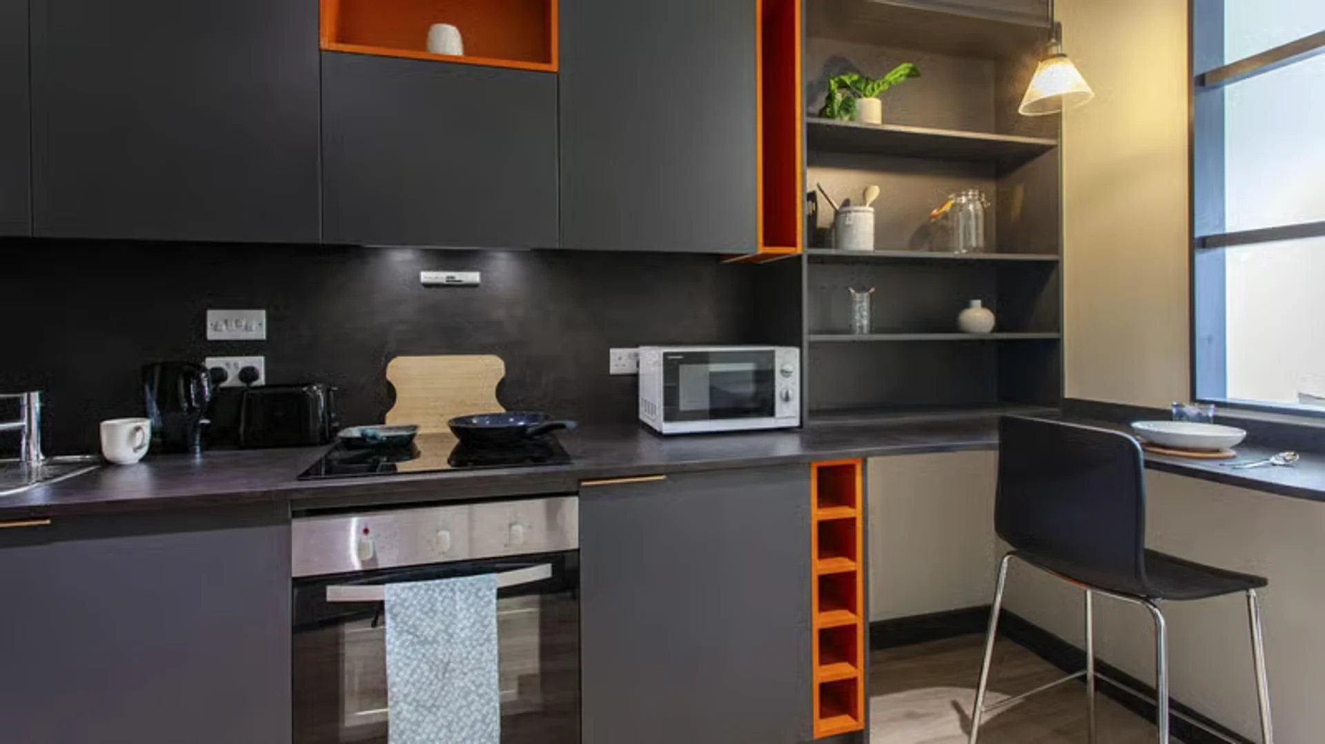 Convenient studio apartment for student living in 
