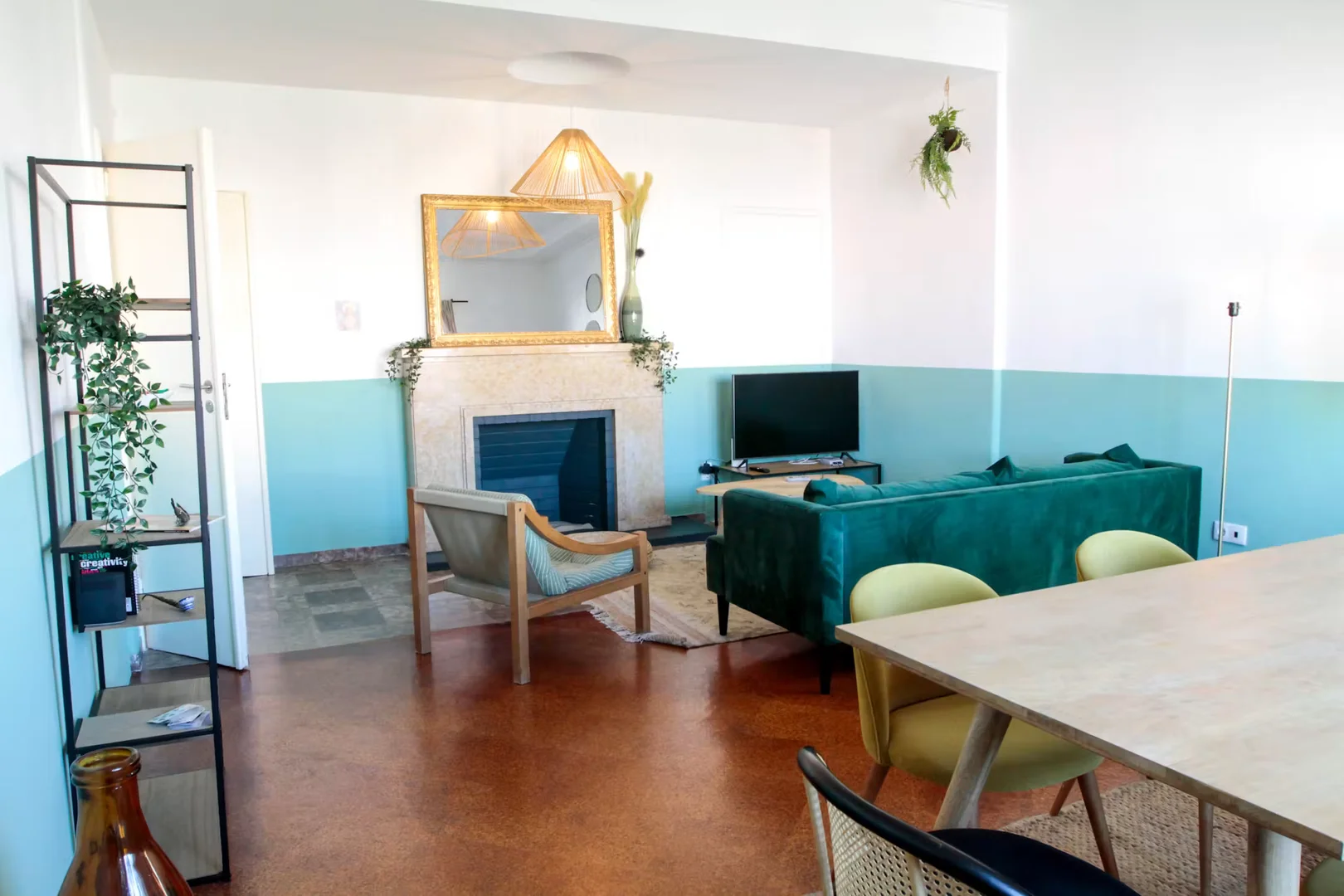 Bright and airy student room with easy university access in 