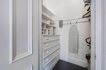 Studio in residence at 169, Beacon, Unit 3R, Back Bay, Boston, MA, 02116, image 6 of 20