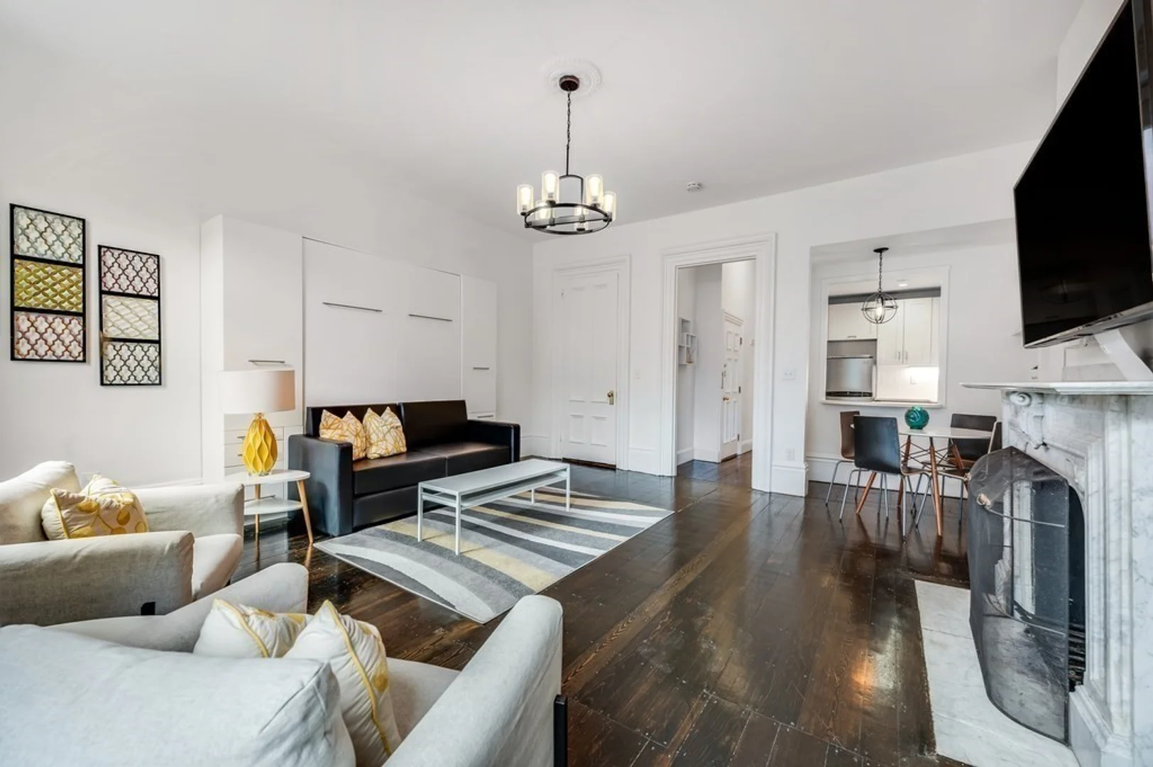 Apartamento estúdio acessível com características essenciais em 