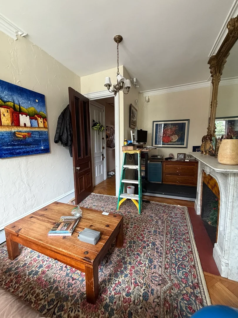 429, Beacon St., Unit 1, Back Bay, Boston, MA, 02115