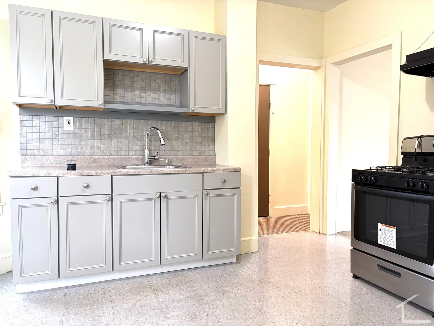 26, Blaine St., Unit TOWNHOUSE STYLE, Allston, Boston, MA, 02134