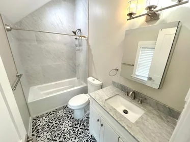 Dairenin tamamı Ikamet yerinde konumu 32, Jefferson St., Unit 1, Wellington, Cambridge, MA, 02141, 11 22 görüntüsü