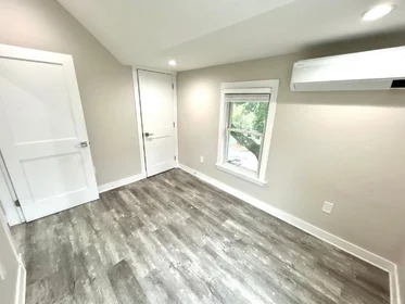 Dairenin tamamı Ikamet yerinde konumu 32, Jefferson St., Unit 1, Wellington, Cambridge, MA, 02141, 12 22 görüntüsü