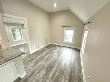 Dairenin tamamı Ikamet yerinde konumu 32, Jefferson St., Unit 1, Wellington, Cambridge, MA, 02141, 20 22 görüntüsü