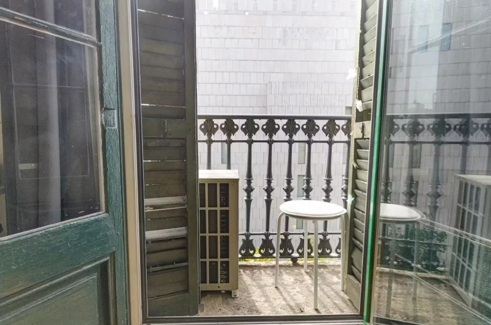 Quarto de estudante económico com localização conveniente em 