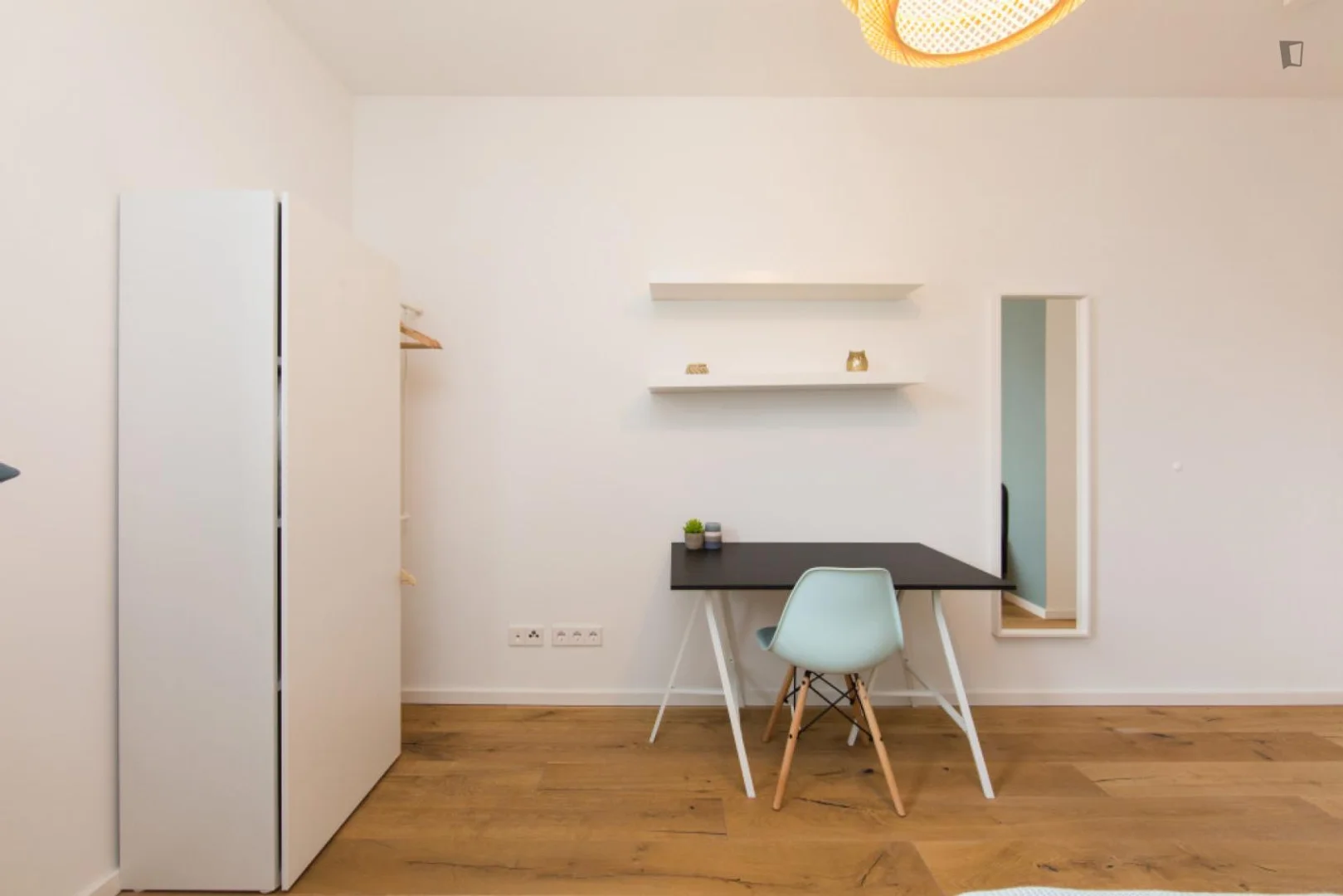 Habitación acogedora para estudiantes disponible en 