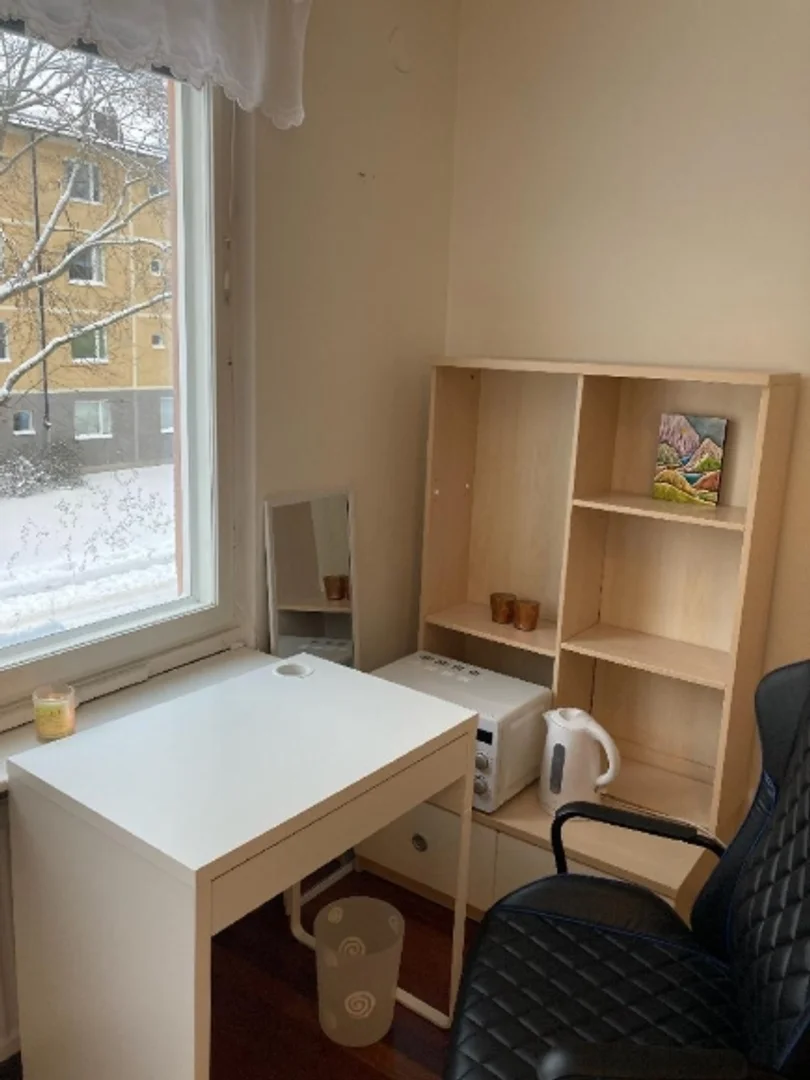 Chambre confortable pour étudiants disponible dans 