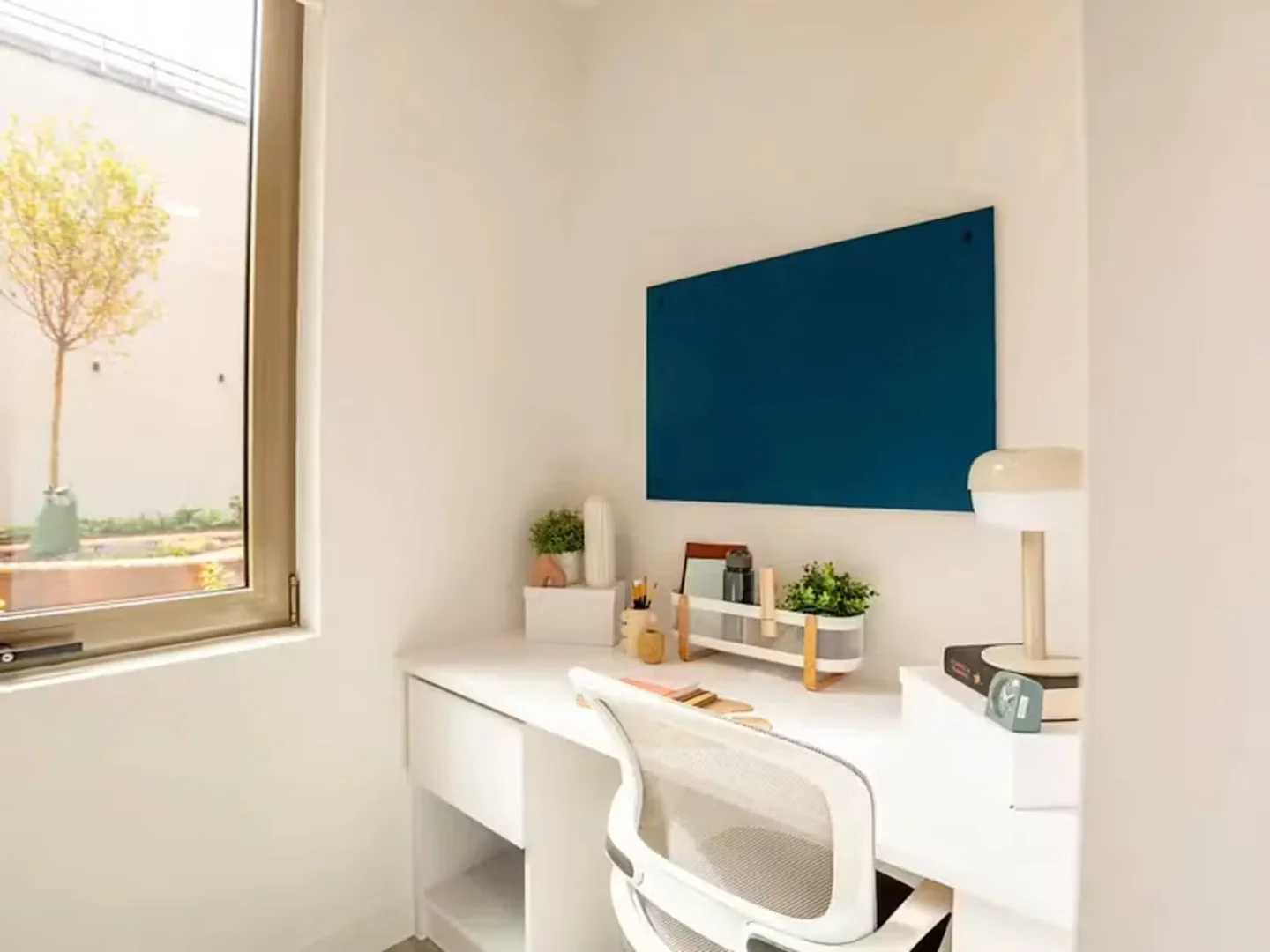 Economical student room with convenient location in 