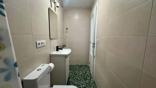 Shared room at Carrer de Pinzón, 8, esc. 0 6º 12, image 8 of 17