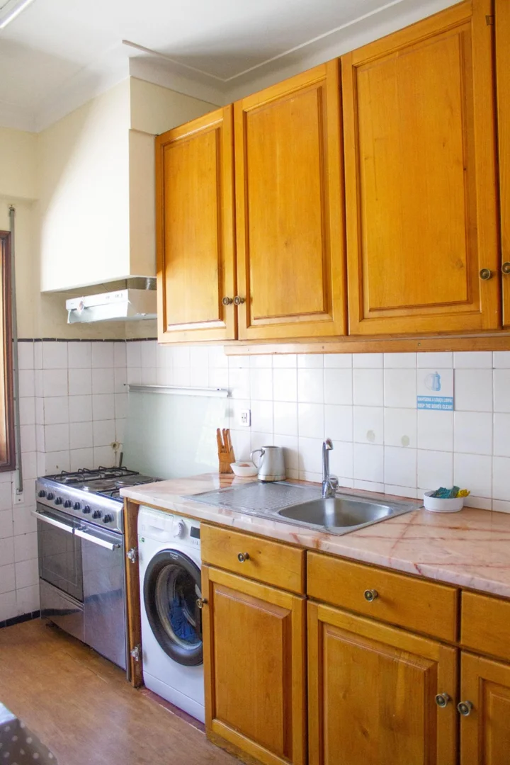 Room for rent in student apartment in , fully furnished