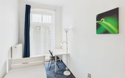 Renting rooms by the month in {area}