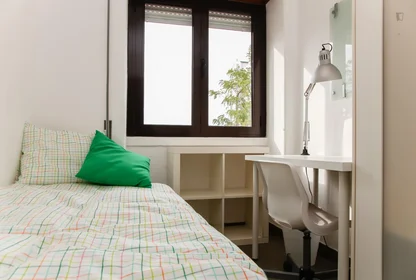 Private room at Rua Teixeira de Carvalho, image 2 of 25