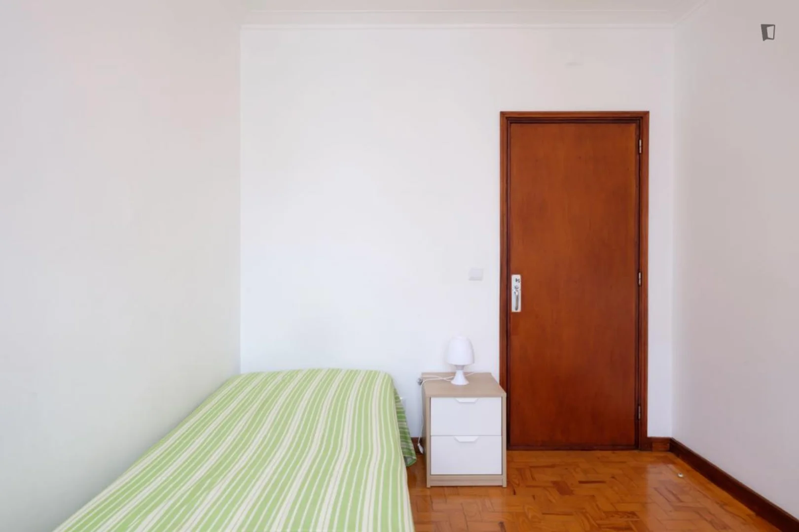 Student-friendly room in  with modern amenities