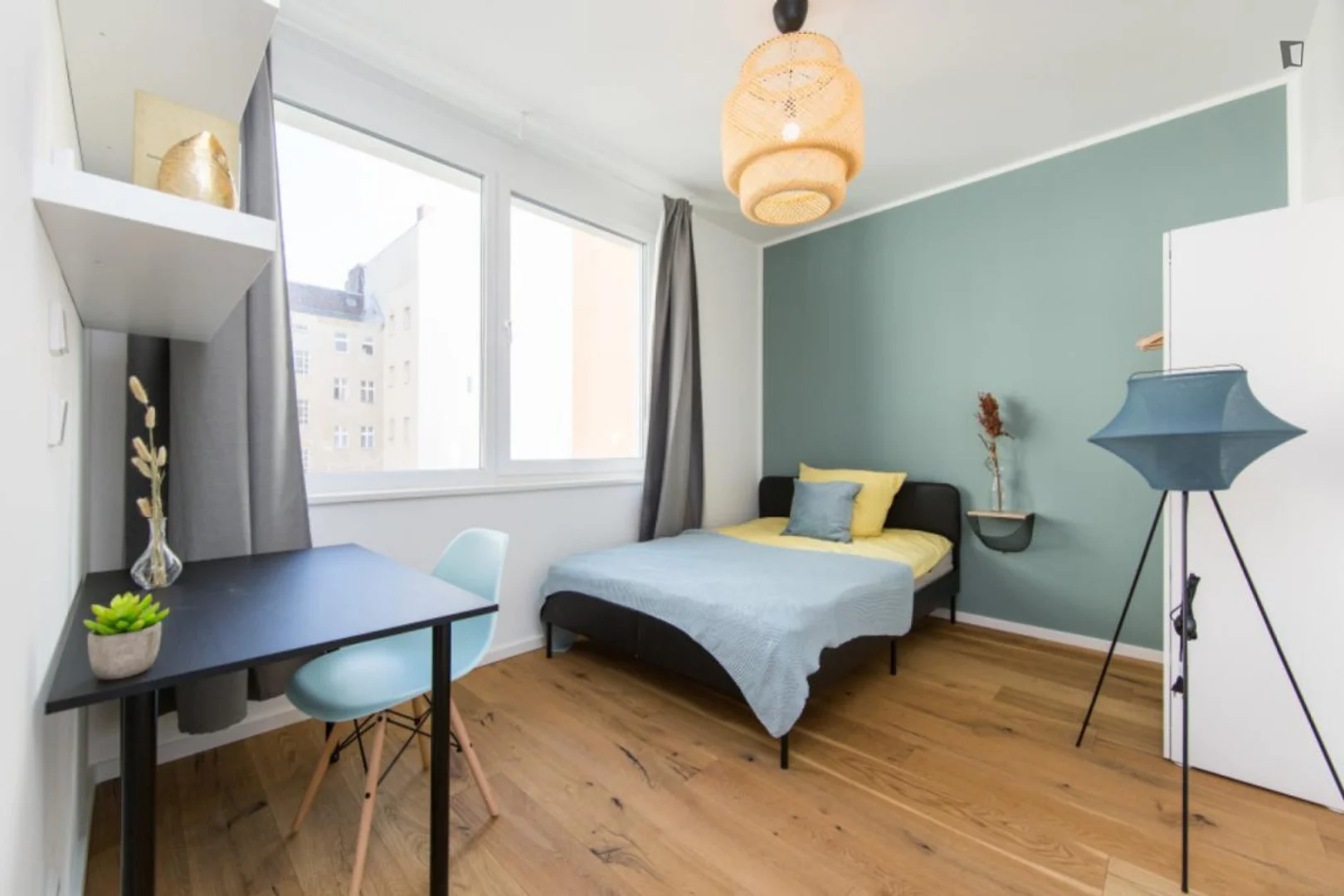 Habitación estudiantil económica cerca del campus en 