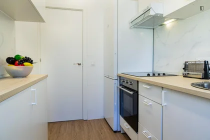 Prywatny pokój Calle Jacinto Benavente, obraz 5 21