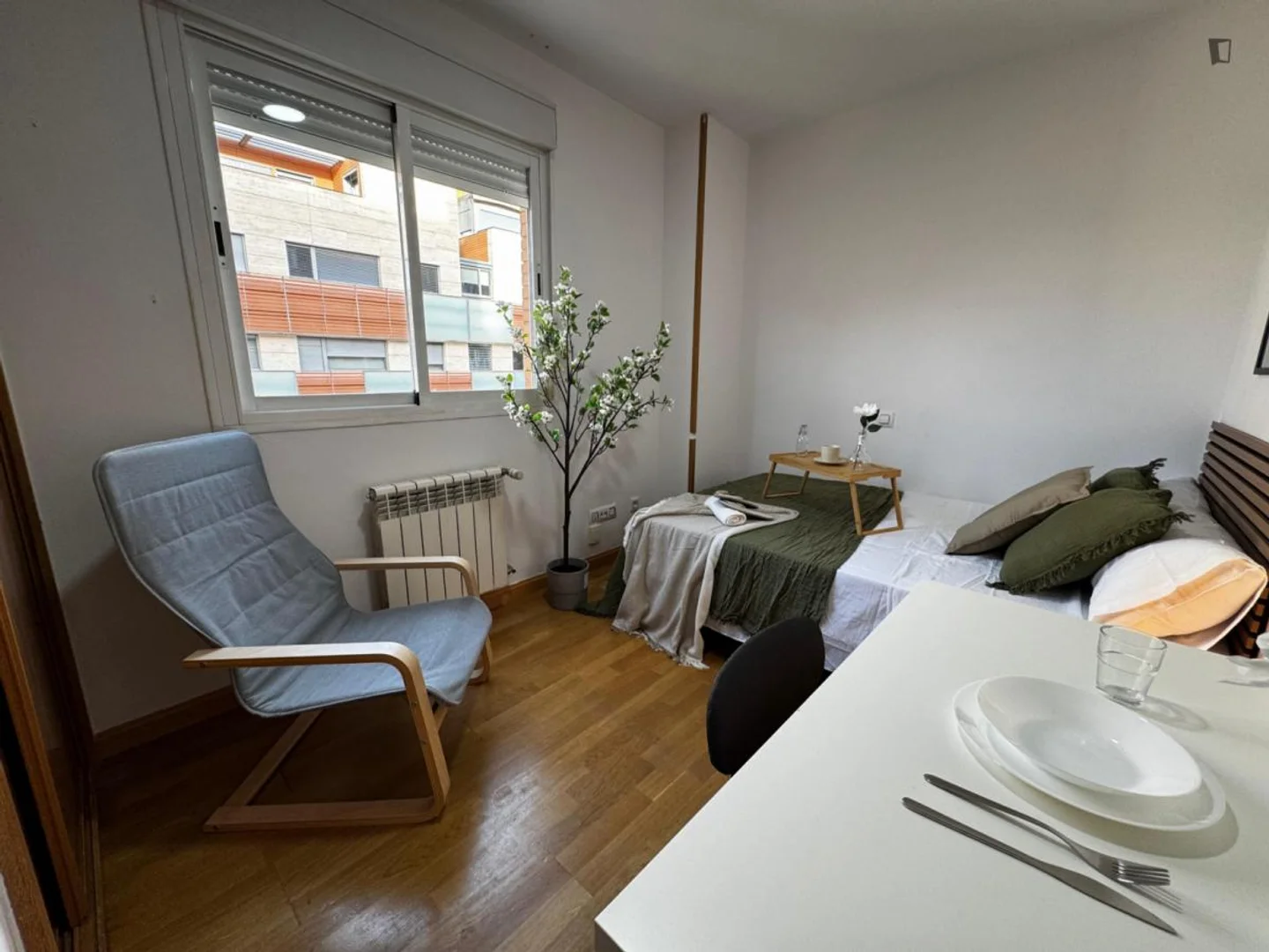 Camera per studenti in  con area studio e servizi in comune