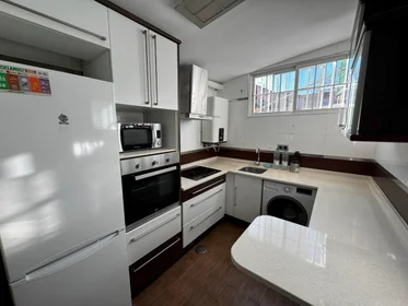 Quarto privado em Calle Fitero, imagem 6 de 18