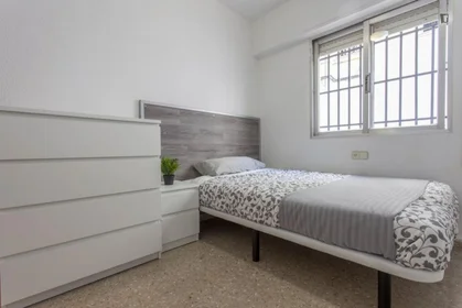 Quarto privado em Avinguda de la Constitució, imagem 3 de 16