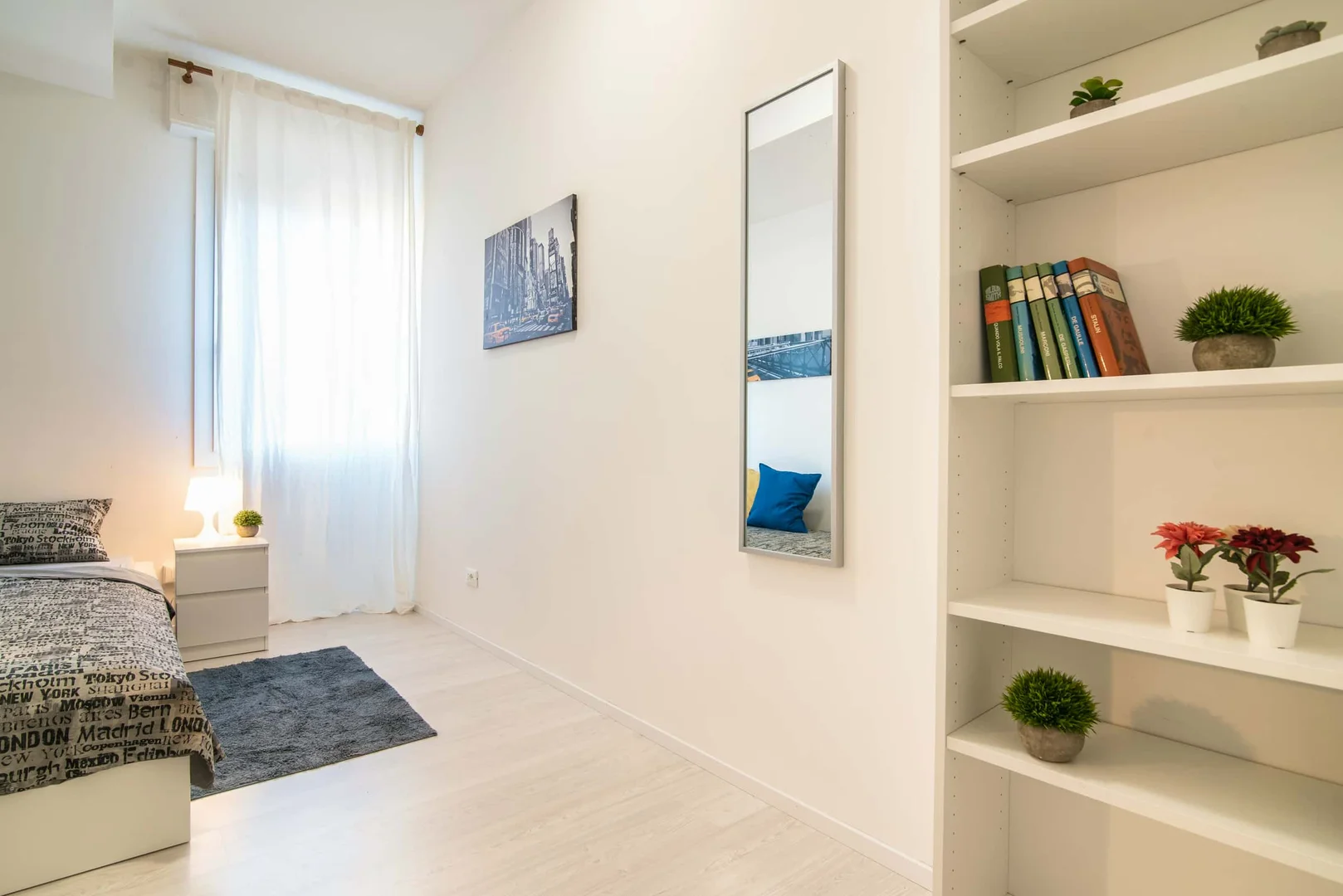 Habitación estudiantil económica con ubicación conveniente en 
