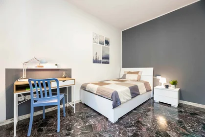 Habitación privada en Via Curzola, 3, 35135 Padova PD, Italia, imagen 5 de 33