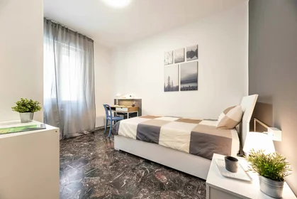 Habitación privada en Via Curzola, 3, 35135 Padova PD, Italia, imagen 7 de 33